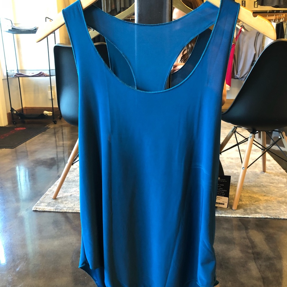 Onzie glossy flow Tank